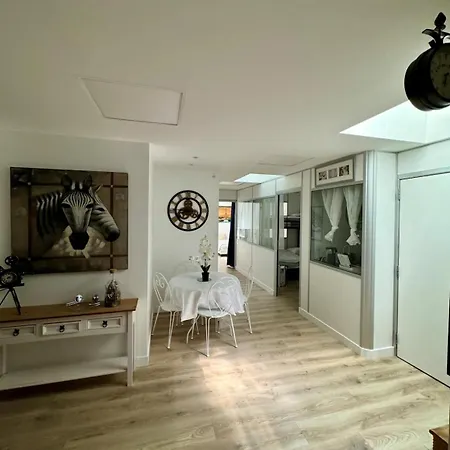 Apartmán Parisian Spacious 70m2 Flat Near Eiffel Tower Paříž