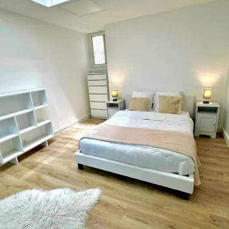 Parisian Spacious 70m2 Flat Near Eiffel Tower Paříž