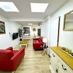 Parisian Spacious 70m2 Flat Near Eiffel Tower *