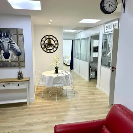 Parisian Spacious 70m2 Flat Near Eiffel Tower * Παρίσι